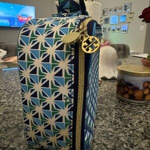Tory Burch Geometric Blue and Green lunch box kit bag